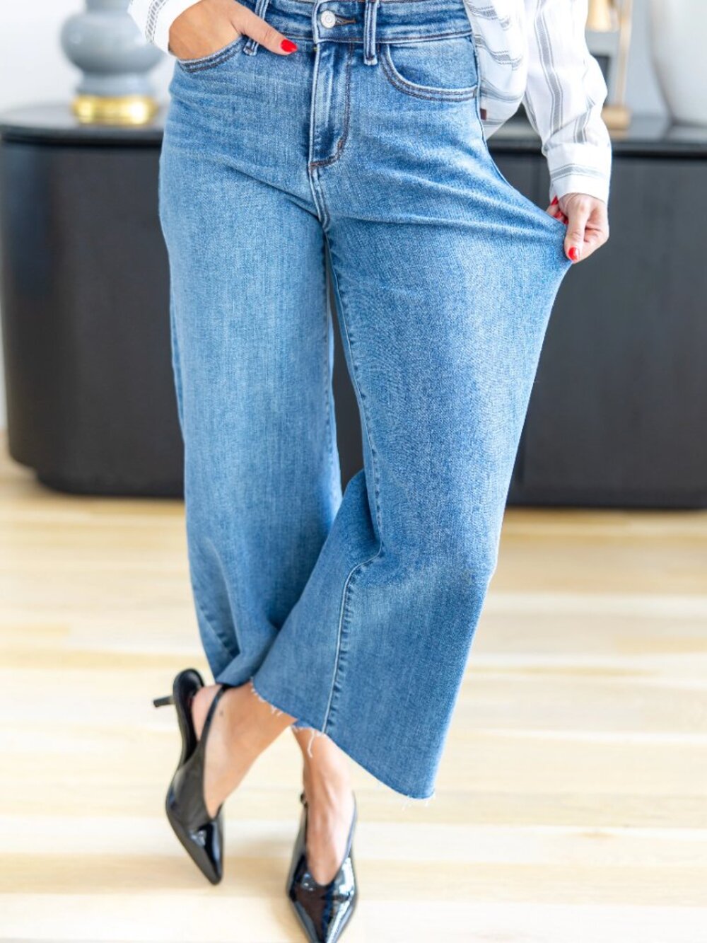 JUDY BLUE Wide Leg Crop Jeans - NWOT! - Picture 7 of 7